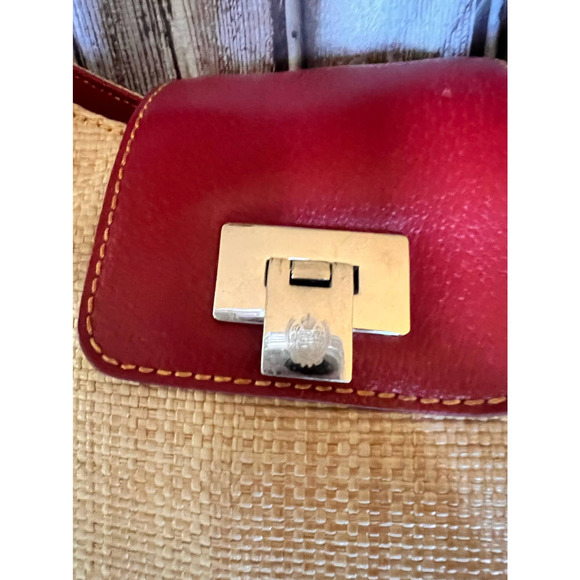 Liz Claiborne Straw & red medium shoulder purse - Picture 3 of 6
